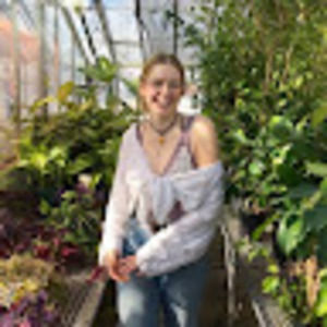 Meet your Posher, Chloe